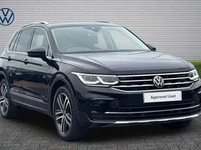 Usado VW Tiguan Elegance 150 HP (110 kW) 2022 Preto SUV
