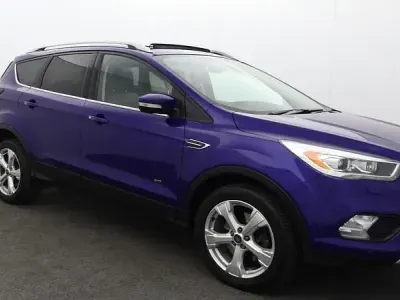 Käytetty Ford Kuga Titanium 180 HP (132 kW) 2017 Sininen Katumaasturi
