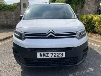 Used Citroën Berlingo 99 HP (72 kW) 2023 White MPV