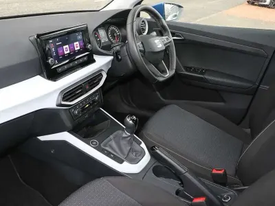 Begagnad Seat Arona SE 94 HK (69 kW) 2022 Blå SUV
