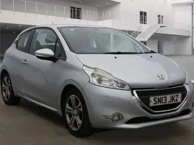Used Peugeot 208 Active 95 HP (69 kW) 2013 Silver Hatchback