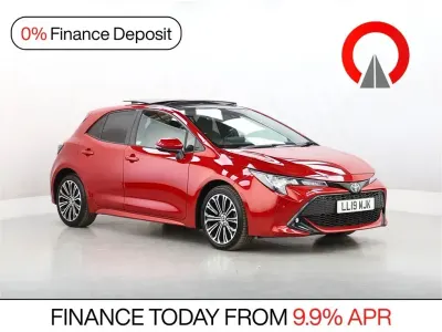 Used Toyota Corolla Design 116 HP (85 kW) 2019 Red Hatchback