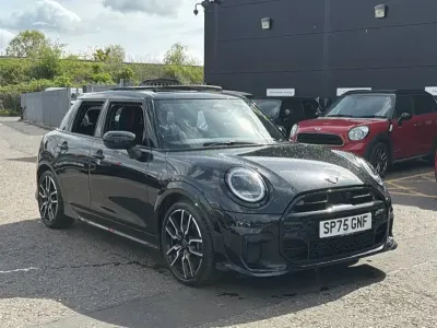 Używany Mini Cooper S Hatch 201 KM (147 kW) 2025 Czarny Hatchback