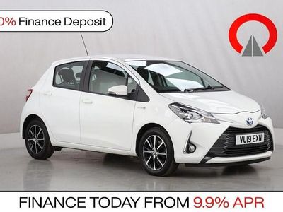 Used Toyota Yaris Hybrid 100 HP (73 kW) 2019 White Hatchback