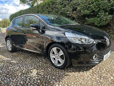 Black Used 2015 Renault Clio IV Dynamique Hatchback | £4,995 (Fair price)