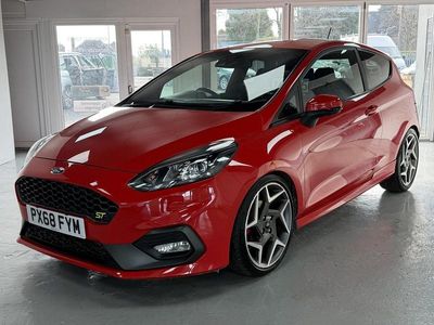 Used Ford Fiesta ST 200 HP (147 kW) 2018 Red Hatchback