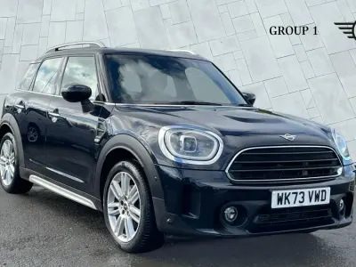 Usado Mini Cooper Countryman Exclusive 134 HP (98 kW) 2023 Preto SUV