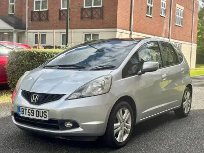 Begagnad Honda Jazz EX 100 HK (73 kW) 2010 Silver Halvkombi