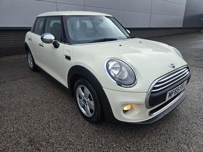Used Mini ONE Hatch 102 HP (75 kW) 2015 White Hatchback