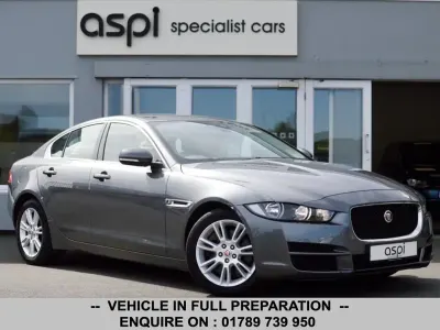 Używany Jaguar XE Prestige 250 KM (183 kW) 2018 Szary Sedan/Limuzyna