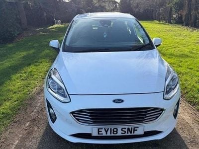 Used Ford Fiesta Zetec 100 HP (73 kW) 2018 White Hatchback