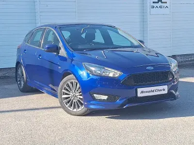 Used Ford Focus ST-Line 140 HP (102 kW) 2018 Blue Hatchback