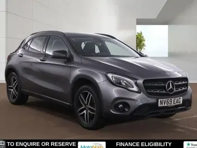 Usado Mercedes GLA180 Urban 122 HP (89 kW) 2020 Cinzento SUV