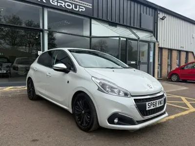 Używany Peugeot 208 S 2018 Biały Hatchback