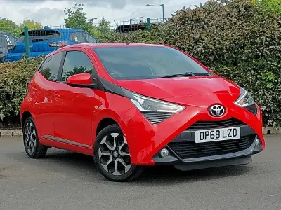 Used Toyota Aygo X-plore 69 HP (50 kW) 2018 Red Hatchback
