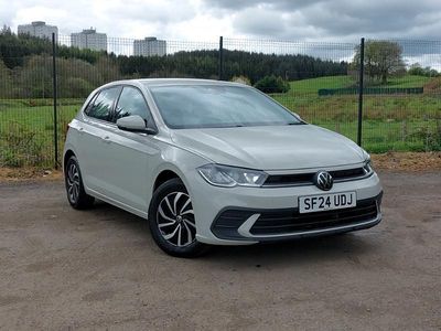 Usado VW Polo Life 95 HP (69 kW) 2024 Cinzento Citadino