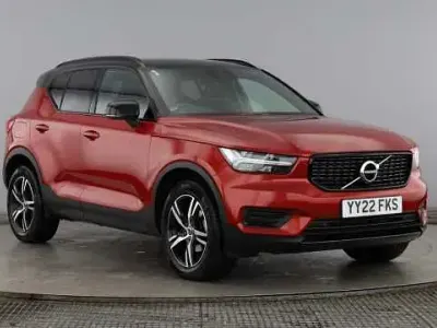 Used Volvo XC40 R-Design 161 HP (118 kW) 2022 Red SUV