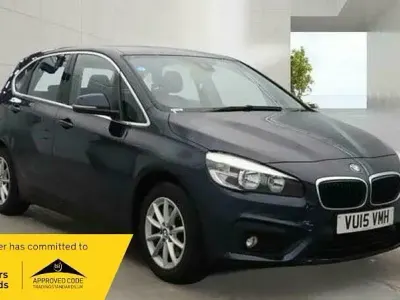 Begagnad BMW 218 2015 Blå Halvkombi