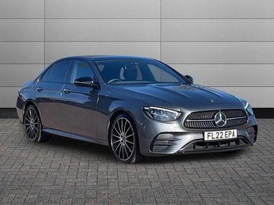 Usado Mercedes E200 AMG line 200 HP (147 kW) 2022 Cinzento Sedan