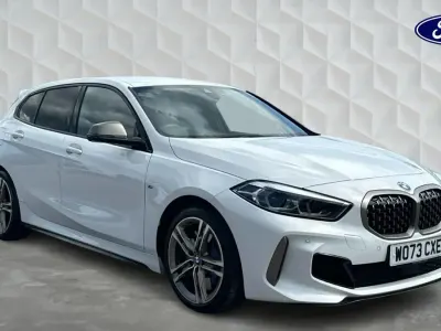 Usado BMW M135 Comfort Edition 301 CV (221 kW) 2024 Blanco Utilitario