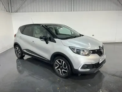 Second-hand Renault Captur Iconic 90 CP (66 kW) 2019 Argintiu SUV