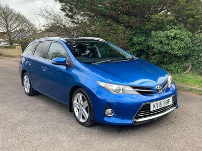 Used Toyota Auris 90 HP (66 kW) 2015 Blue Estate