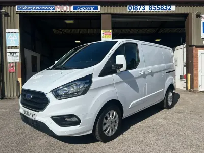 Used Ford Transit Custom Limited 130 HP (95 kW) 2020 White Van