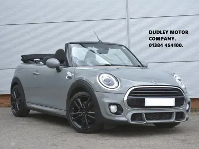 Usado Mini Cooper Sport 136 HP (100 kW) 2019 Cinzento Citadino