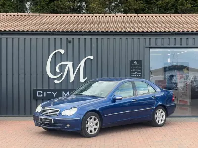 Usado Mercedes C200 Elegance 2006 Azul Berlina