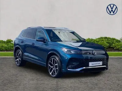 Used VW Tiguan R-line 267 HP (196 kW) 2025 Blue SUV