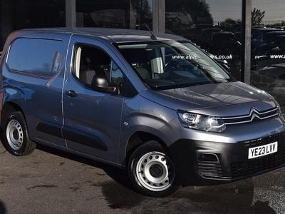 Used Citroën Berlingo 100 HP (73 kW) 2023 Grey MPV