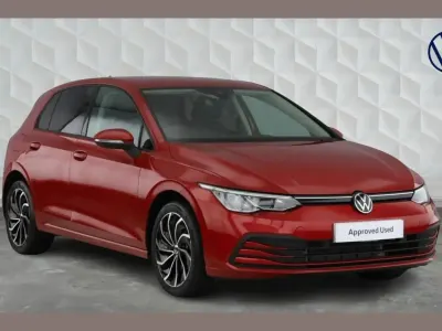 Used VW Golf VIII Life 147 HP (108 kW) 2024 Red Hatchback