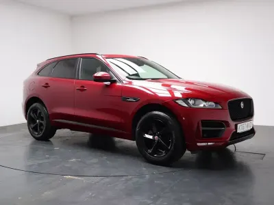 Begagnad Jaguar F-Pace R-Sport 250 HK (183 kW) 2018 Röd SUV