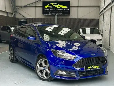 Used Ford Focus ST 250 HP (183 kW) 2016 Blue Hatchback