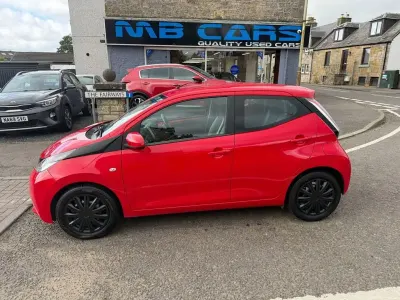 Used Toyota Aygo X-play 68 HP (50 kW) 2018 Red Hatchback