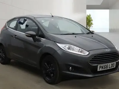 Używany Ford Fiesta Zetec 2016 Szary Hatchback