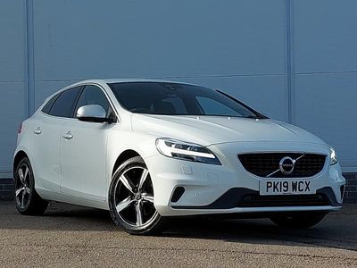 Used Volvo V40 R-Design 122 HP (89 kW) 2019 White Hatchback