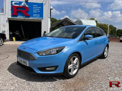 Gebraucht Ford Focus Zetec 125 PS (91 kW) 2016 Blau Kleinwagen