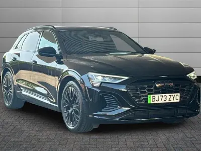 Usado Audi Q8 e-tron Black Edition 300 kW (408 HP) 2023 Preto SUV