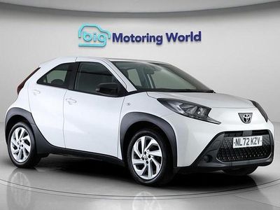 Used Toyota Aygo X PURE 72 HP (52 kW) 2022 White SUV