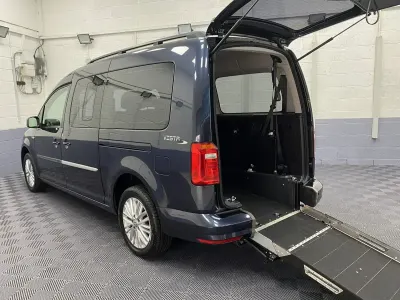 Used VW Caddy Maxi Life Life 2018 Blue MPV