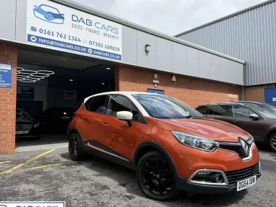 Used Renault Captur Dynamique 90 HP (66 kW) 2014 Orange and cream SUV