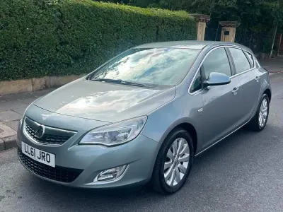 Used Vauxhall Astra Elite 2011 Silver Hatchback