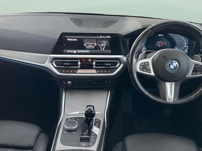 BMW 330e