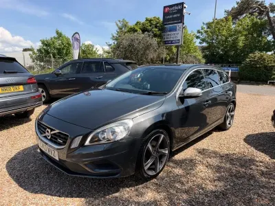 Usado Volvo V60 R-Design 115 CV (84 kW) 2013 Gris Familiar