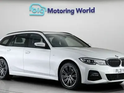 Begagnad BMW 330e M Sport 292 HK (214 kW) 2021 Vit Kombi