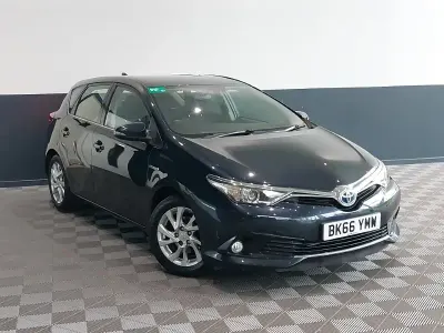 Used Toyota Auris Hybrid 136 HP (100 kW) 2016 Grey Hatchback