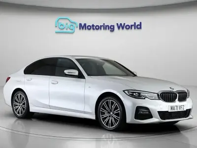 Begagnad BMW 330e M Sport 292 HK (214 kW) 2021 Vit Sedan