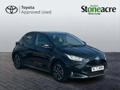 Used Toyota Yaris Design 113 HP (83 kW) 2023 Black Hatchback