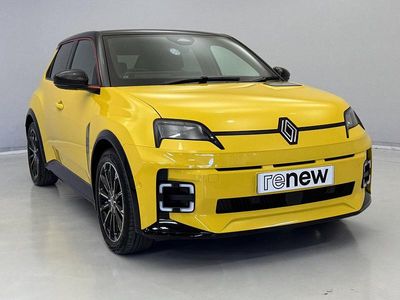 Usado Renault R5 110 kW (150 HP) 2025 Amarelo Citadino